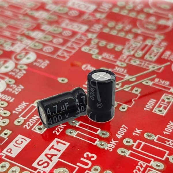 خازن 4.7uF-400V