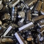 خازن الکترولیت 220uF-200V