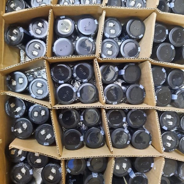 خازن 1000uF / 160V